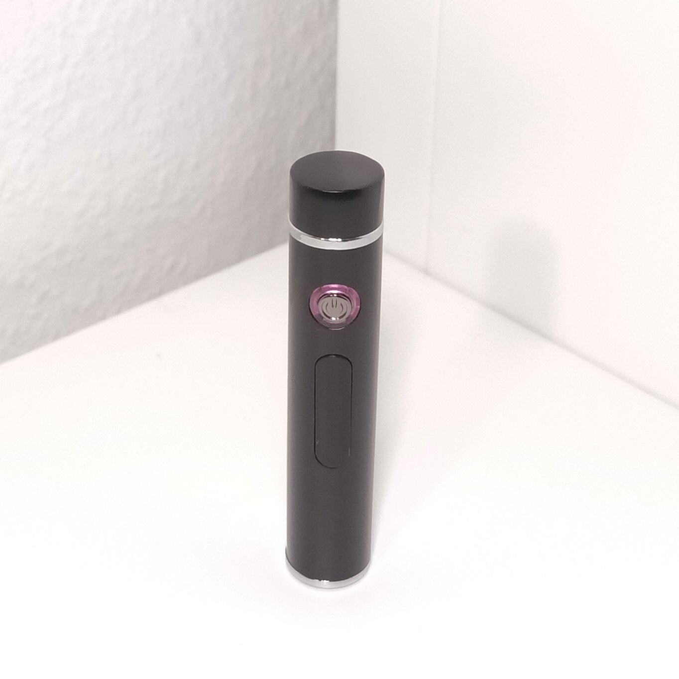 Электронная USB зажигалка в подарочной упаковке Черная глянцевая - фотография № 2