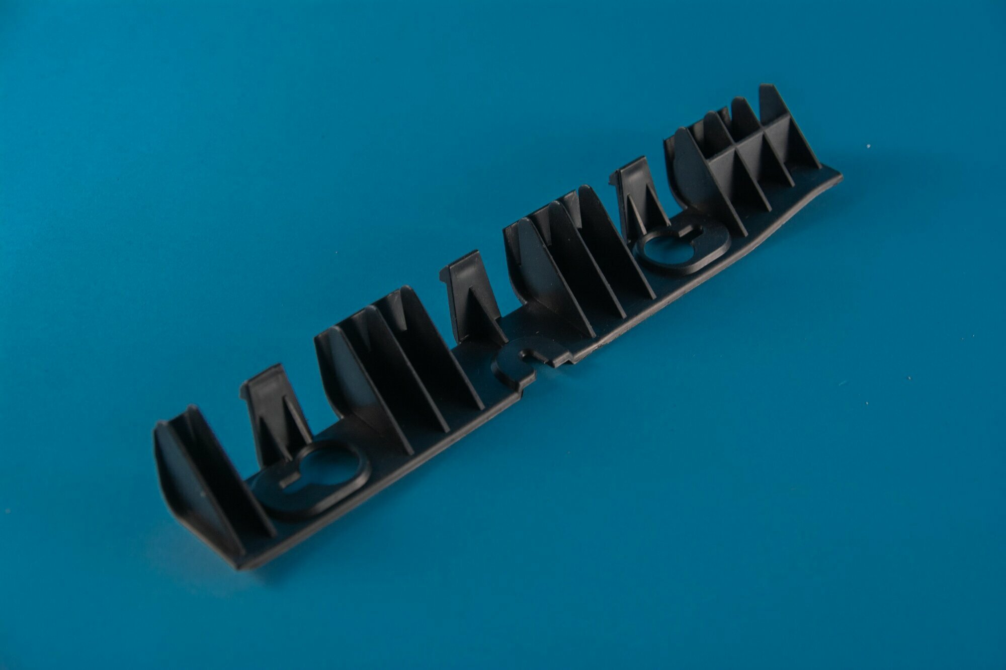 Кронштейн бампера заднего правого Renault Logan 2005-2014 Рено Логан 850442904R