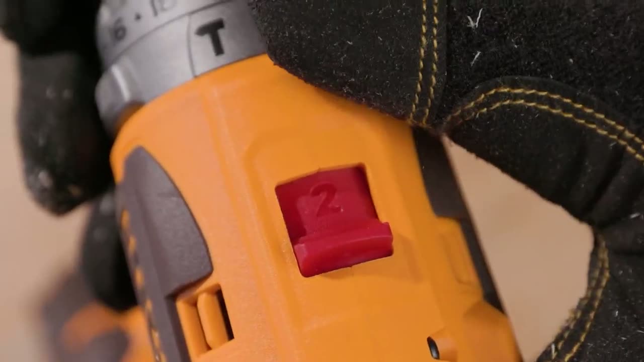 Набор электроинструментов INGCO CKLI20273, аккумуляторные, в кейсе, желтый — фото 1