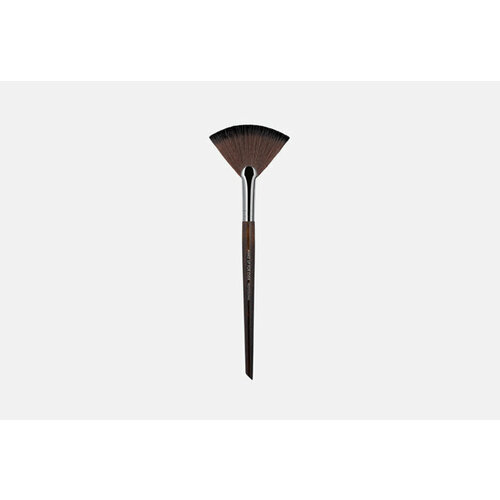 Кисть-веер для нанесения пудры Powder Fan Brush №120 make up for ever кисть веер для нанесения пудры powder fan brush medium 120