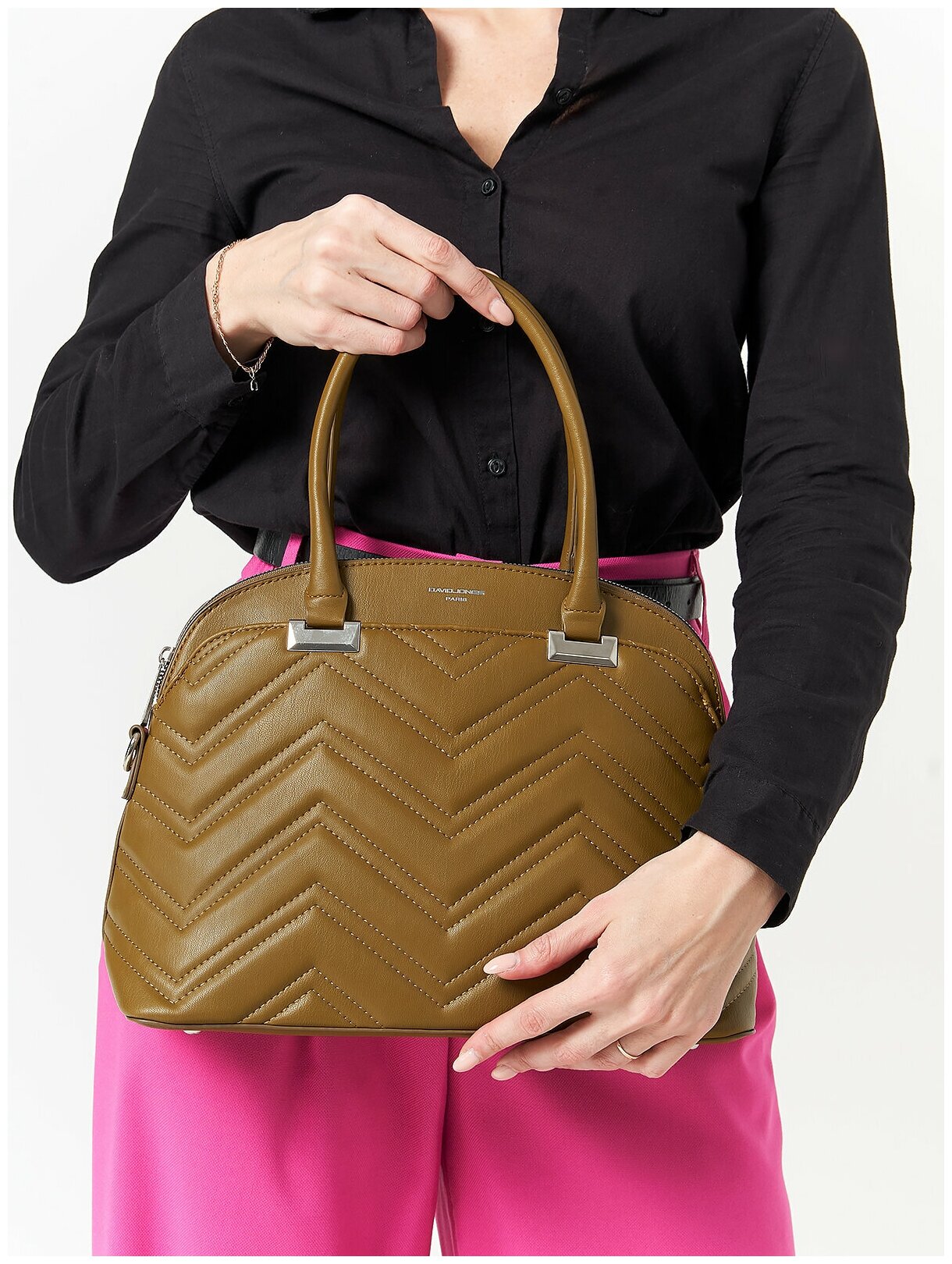Стильная, влагозащитная, надежная и практичная женская сумка из экокожи David Jones 6615-1K/KHAKI