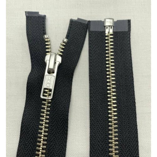 Застежка-молния разъемная, металлическая. YKK. Тип 5. Длина 70 см. Черная.