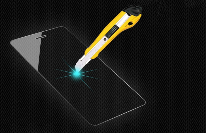 Защитное противоударное стекло Чехол. ру на Moto G9 plus / Motorola Moto G9 Plus с олеофобным покрытием (только на плоскую поверхность экрана, не за. — фото 1