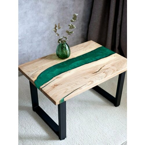 Стол журнальный Redwoodloft из массива карагача с эпоксидной смолой, зелёный перламутр