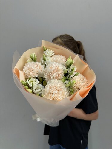 Изображение товара Букет AURA BUKET, из эустомы и диантуса, стойкий, на стеблях, бежевый