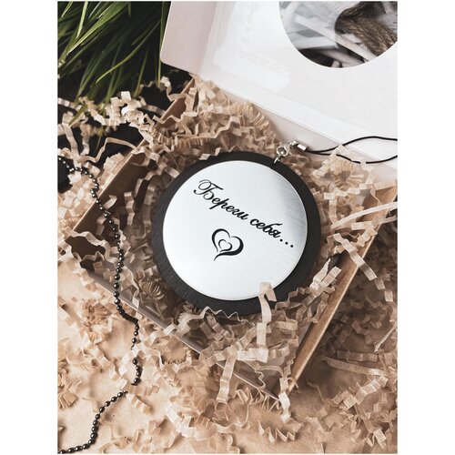 Подвеска на зеркало в авто 