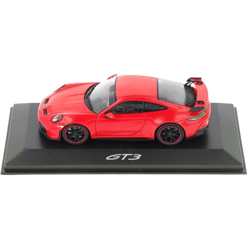 Модель автомобиля Porsche 911 GT3, Guards Red, Scale 1:43 модель автомобиля jaguar xe diecast model italian racing red scale 1 43