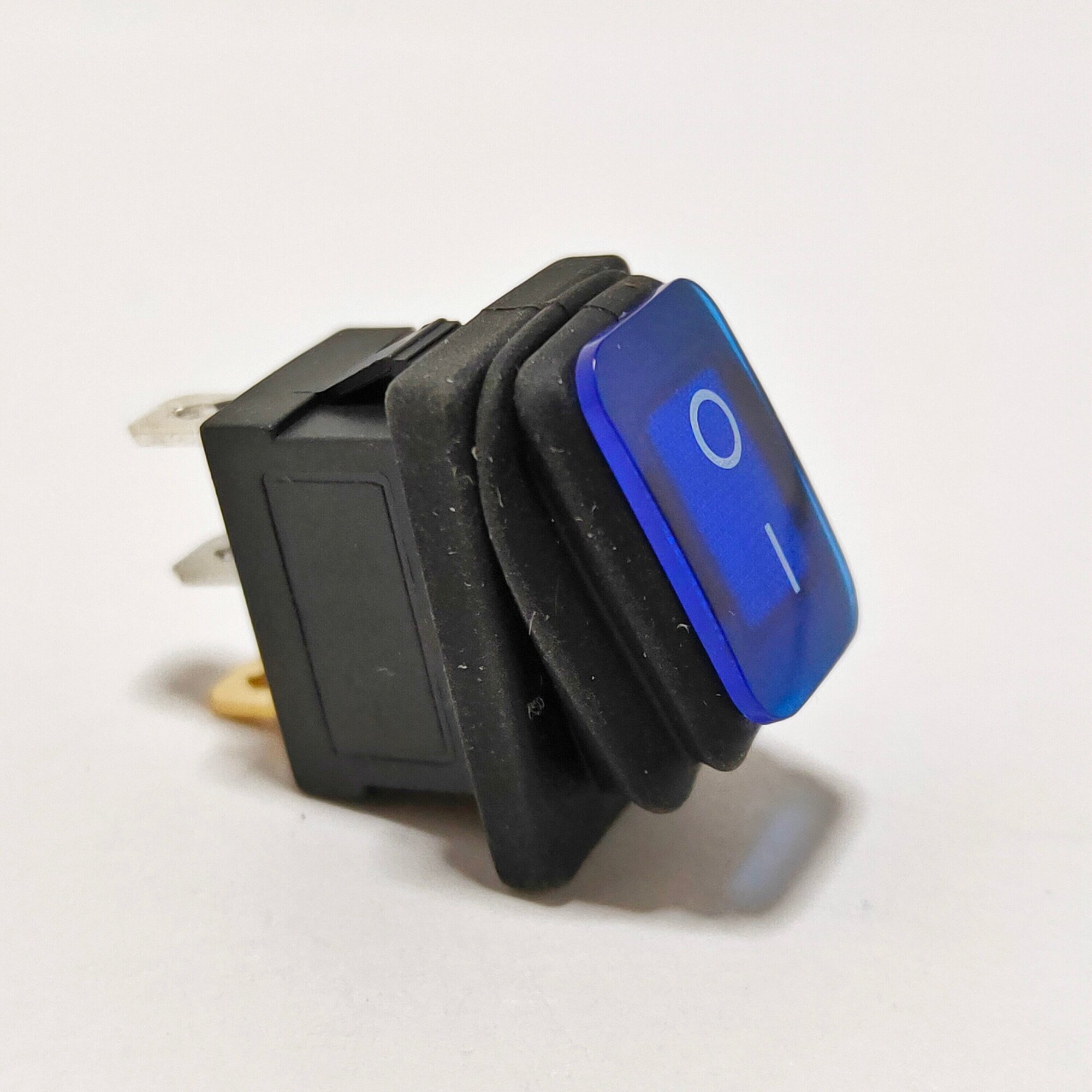 Выключатель клавишный мини влагозащита подсветка 250V 6А (3с) ON-OFF синий (комплект с клеммами и термоусадкой) - фотография № 3