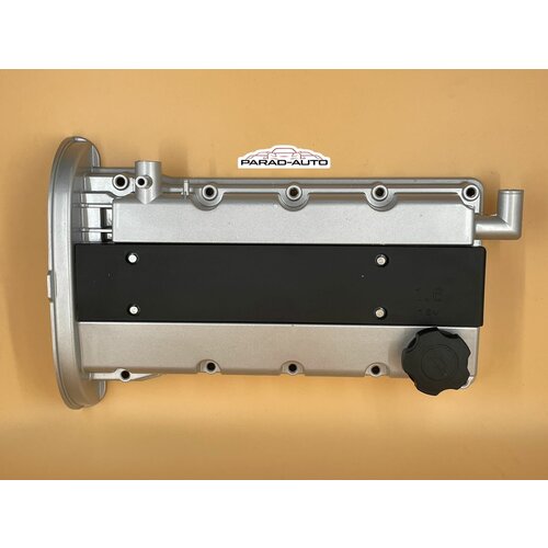 Алюминиевая клапанная крышка с прокладкой CHEVROLET AVEO/LACETTI 1,4л 1,6л крышка с Г-образным отводом! Арт: GENERAL MOTORS 96473698/96415423/96495285