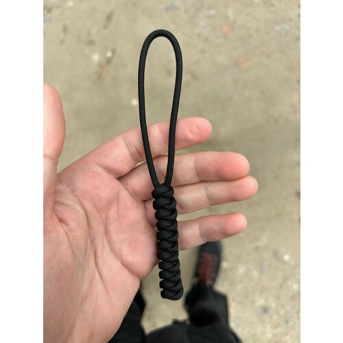 Темляк из паракорда на нож, сумку, одежду брелок.