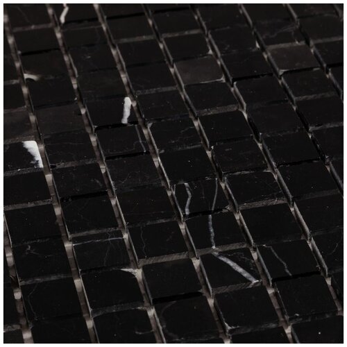 Мозаика из натурального мрамора Nero Marquina DAO-605-15-4. Глянцевая. Размер 300х300мм. Толщина 4мм. Цвет черный. 1 лист. Площадь 0.09м2