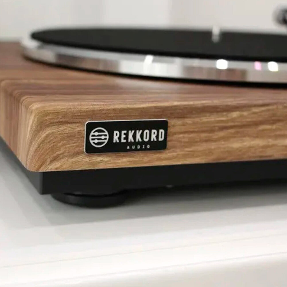 Виниловый проигрыватель REKKORD AUDIO F300 Stirling oak (AT91)