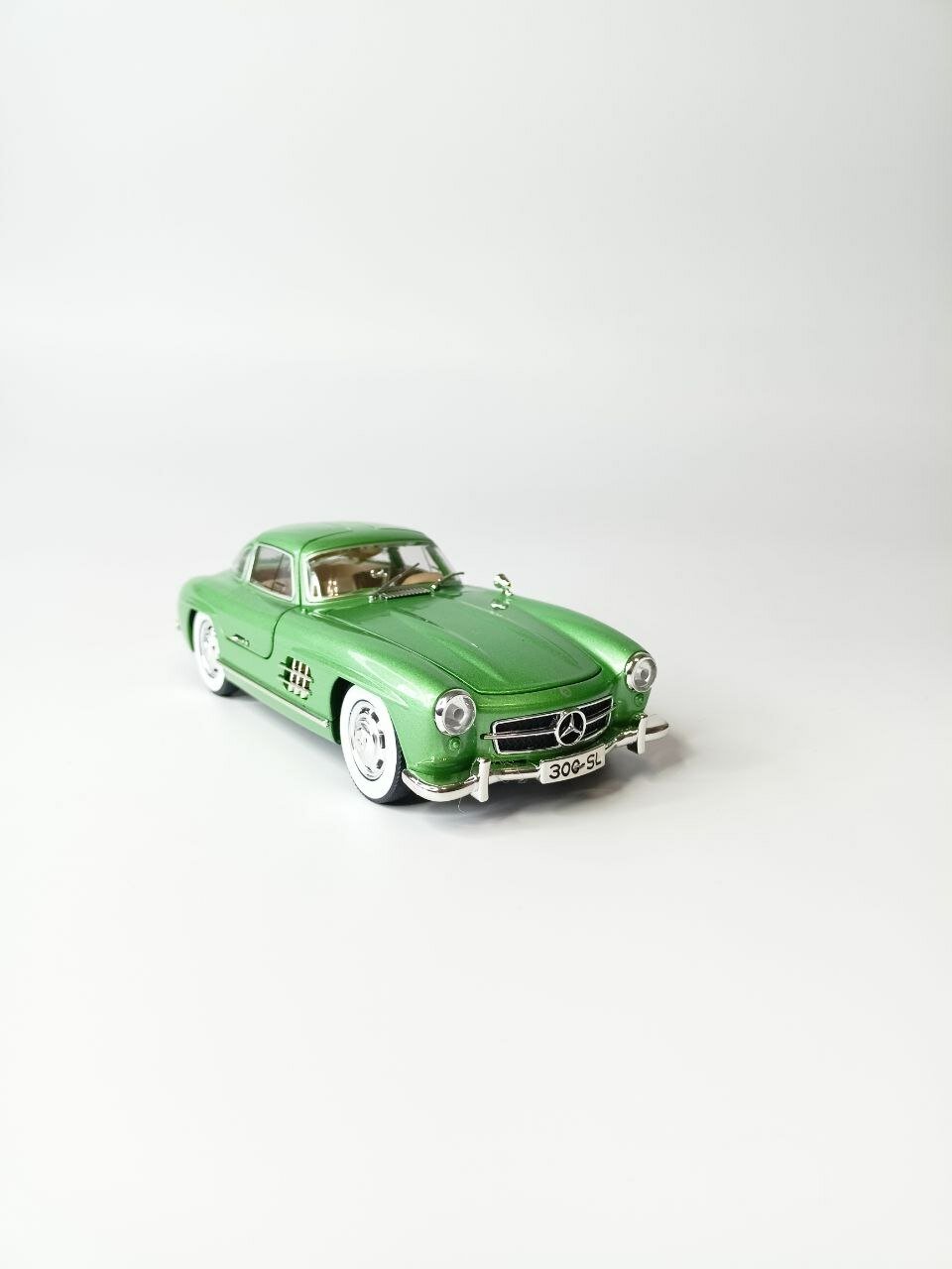 Модель автомобиля Мерседес 300 SL ретро-коллекционная металлическая игрушка масштаб 1:24 зеленый