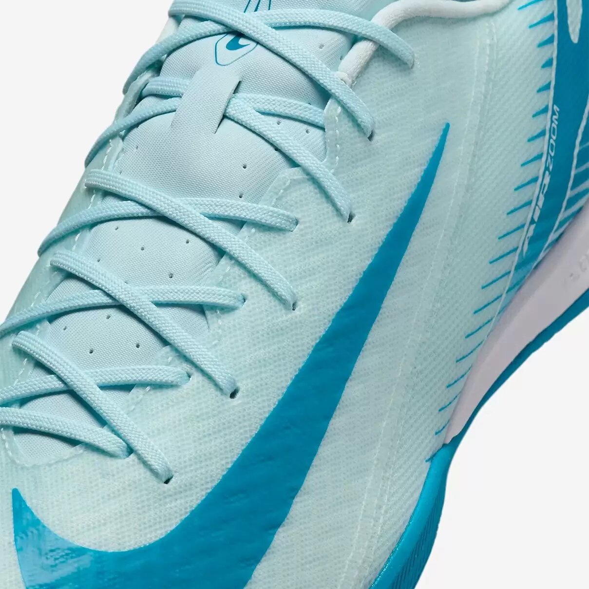NIKE Mercurial Vapor 11