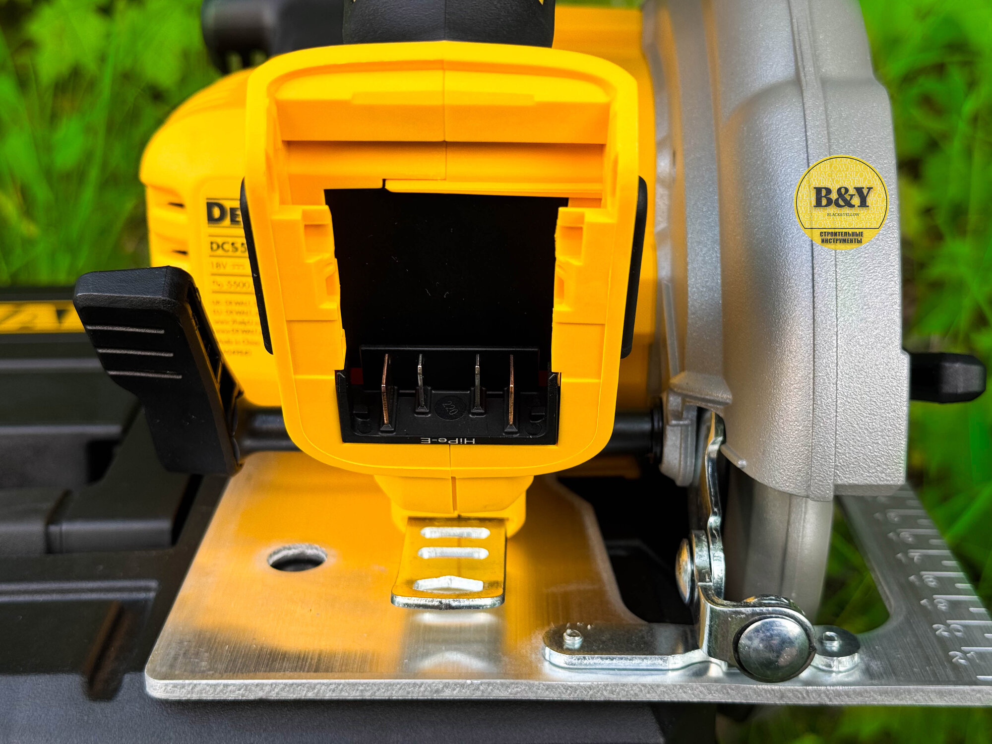 Дисковая аккумуляторная пила, 18В, DEWALT DCS570NT — фото 1