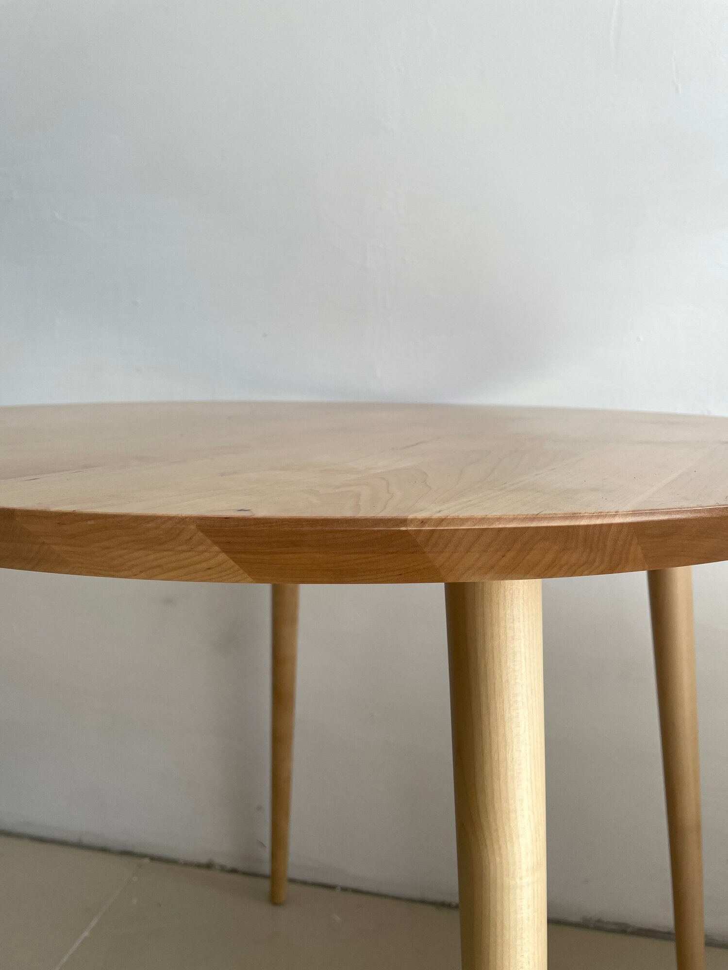 Обеденый стол для кухни, круглый, из массива березы, натуральный - фотография № 3