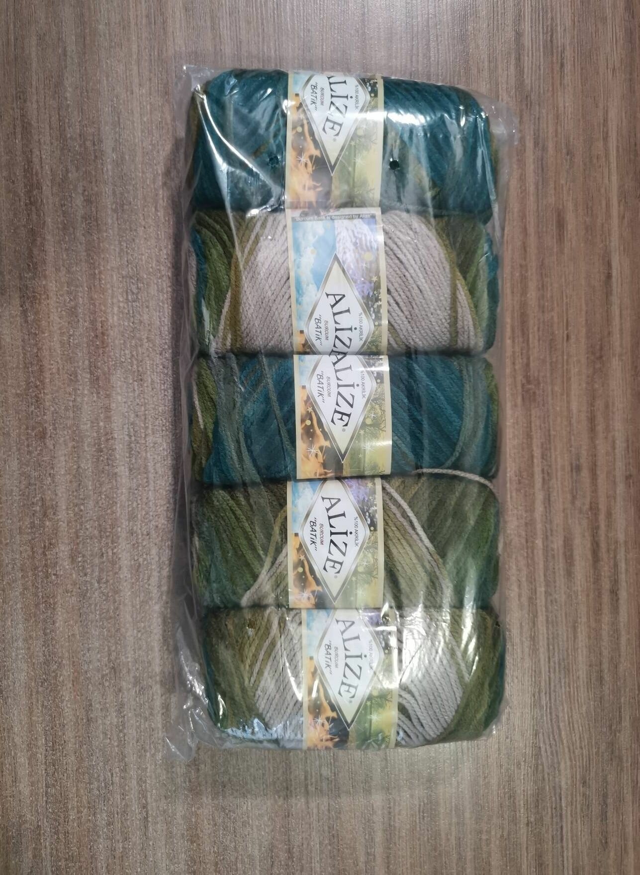 Буркум батик Burcum batik упаковка 5 мотков 100 г. 210 м. 100% акрил цвет 4684