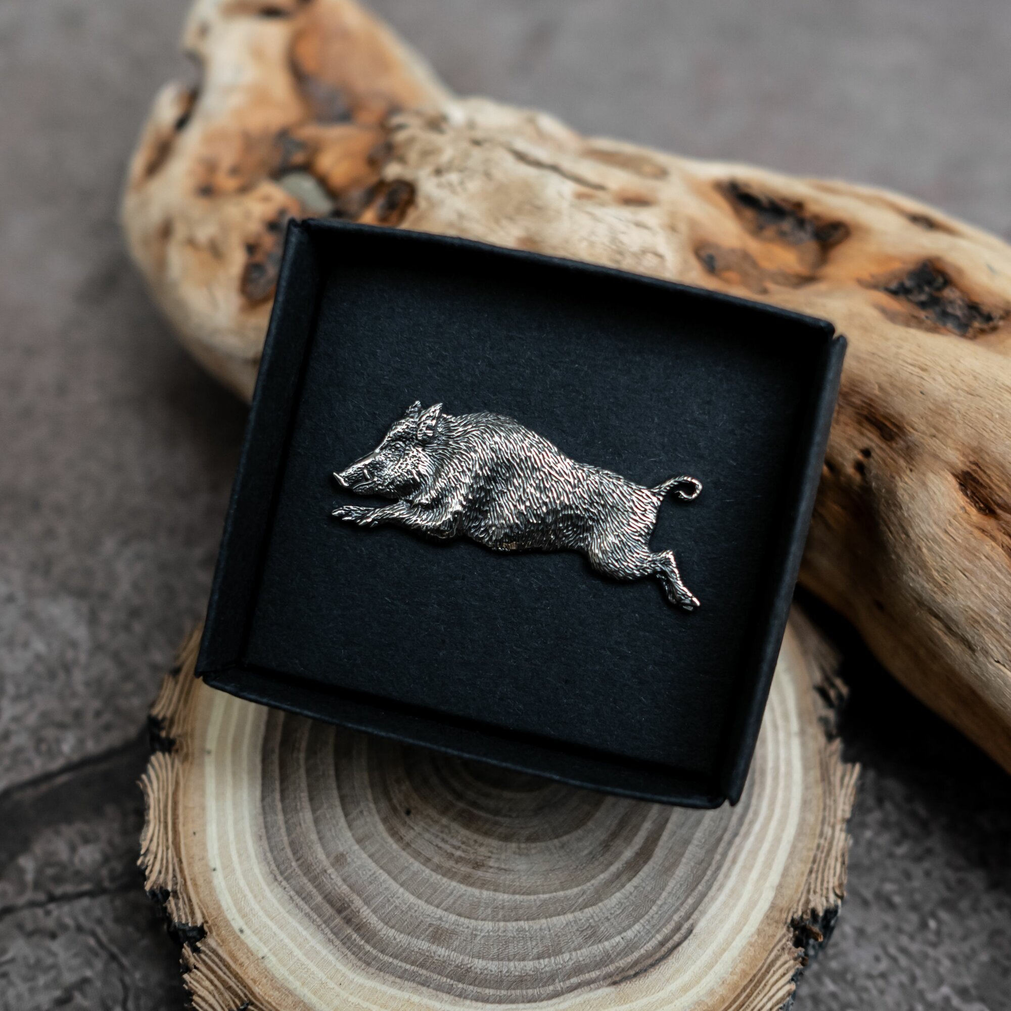 Значок ReD, 1 шт., серебряный — фото 1