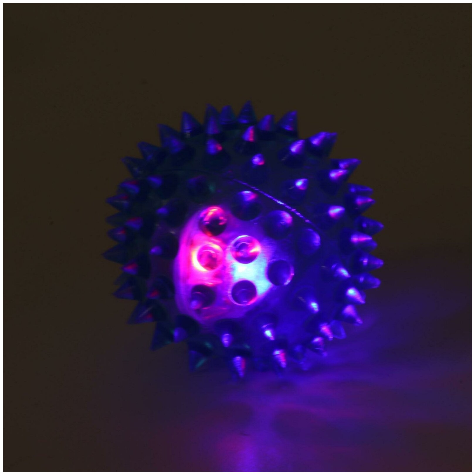 Мяч светящийся для собак средний, TPR, 5,5 см, голубой 6255218 - фотография № 3