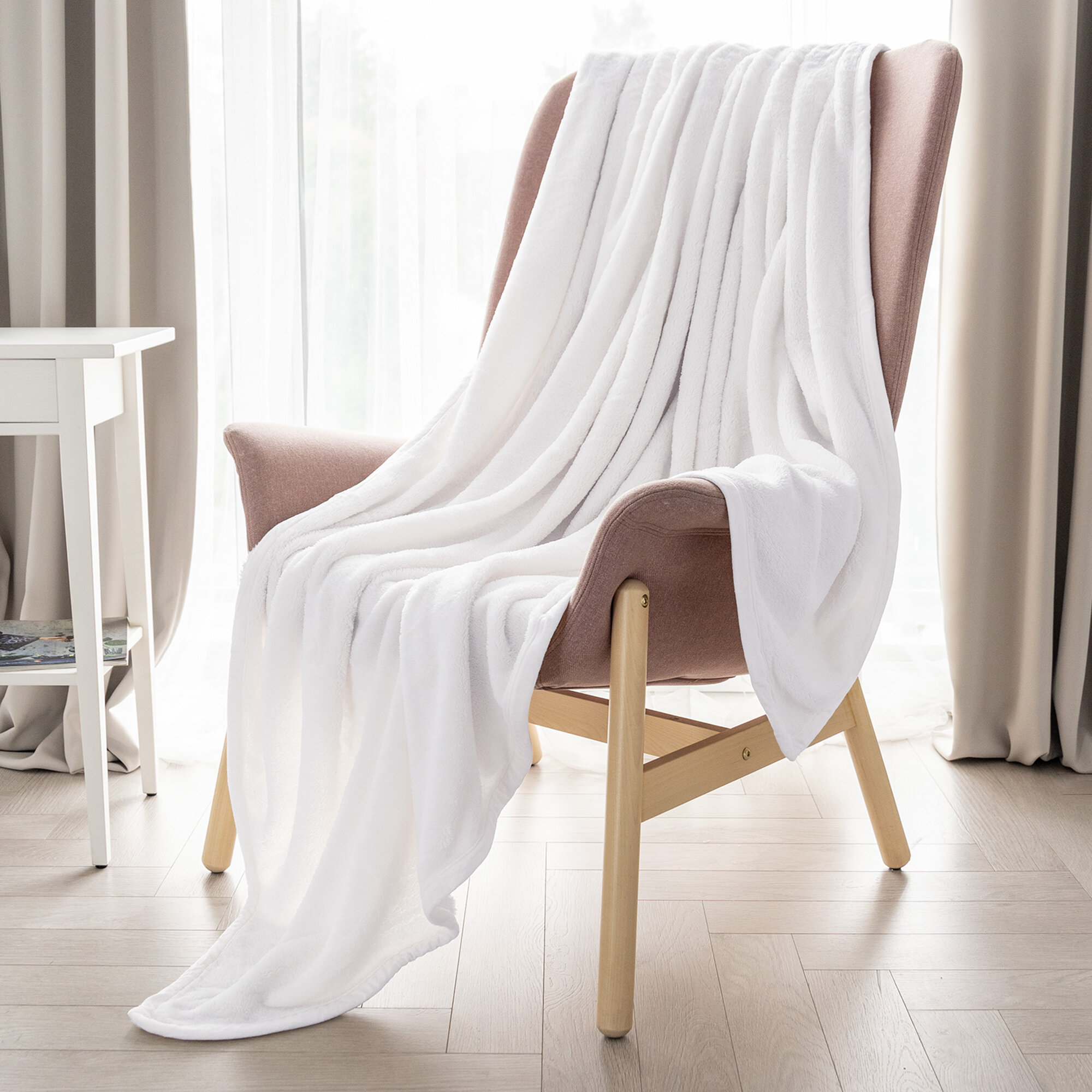 Плед DeNASTIA "Тедди" 150х200, полиэстер 100%, цвет белый T040049 — фото 1