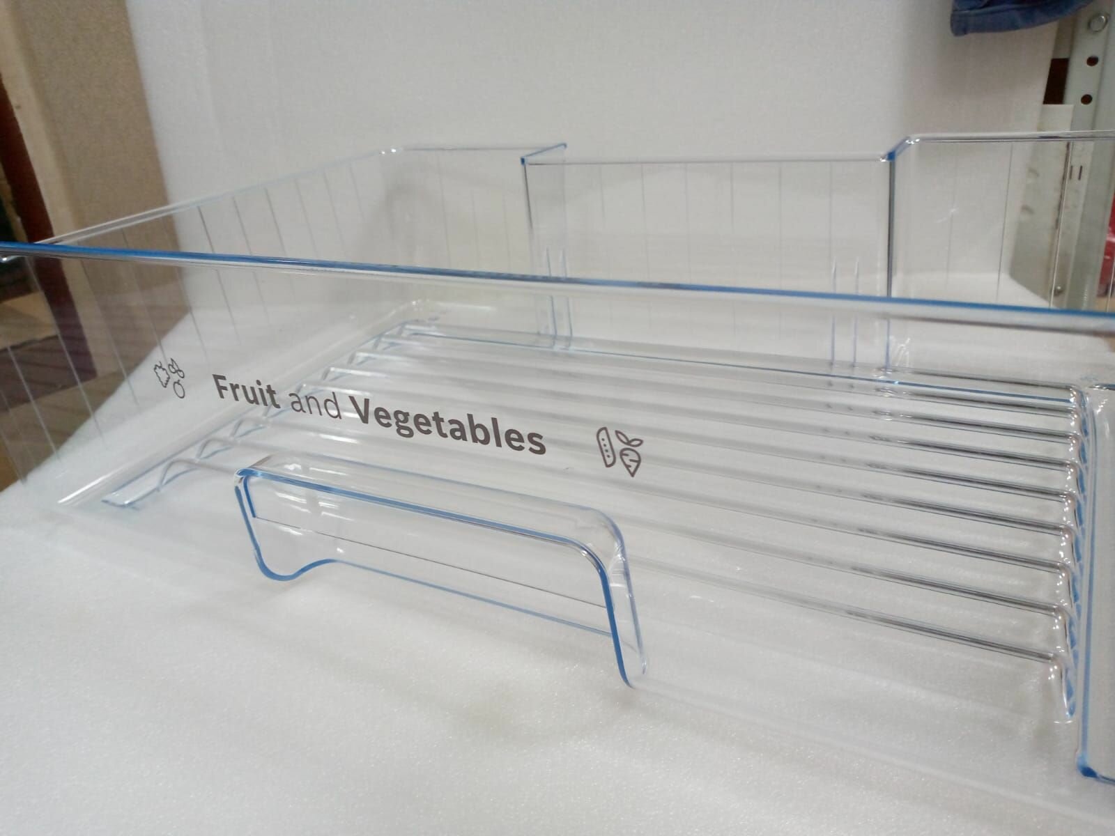 Выдвижной ящик для холодильника Bosch, 00686843