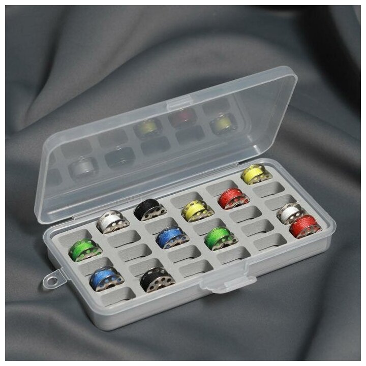 Органайзер для ниток, 18 × 9,5 × 3 см, на 30 шпулек, 2,1 × 1,2 × 1,1 см, цвет серый/прозрачный