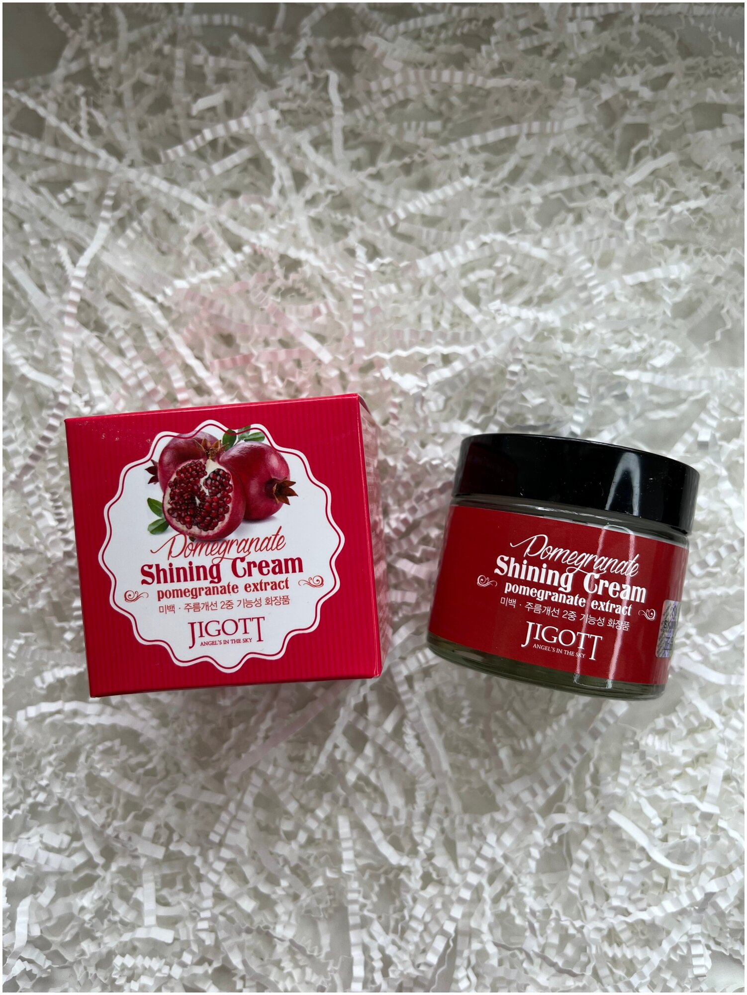 JIGOTT Крем с экстрактом граната для яркости кожи Pomegranate Shining Cream, 70 мл - фотография № 12