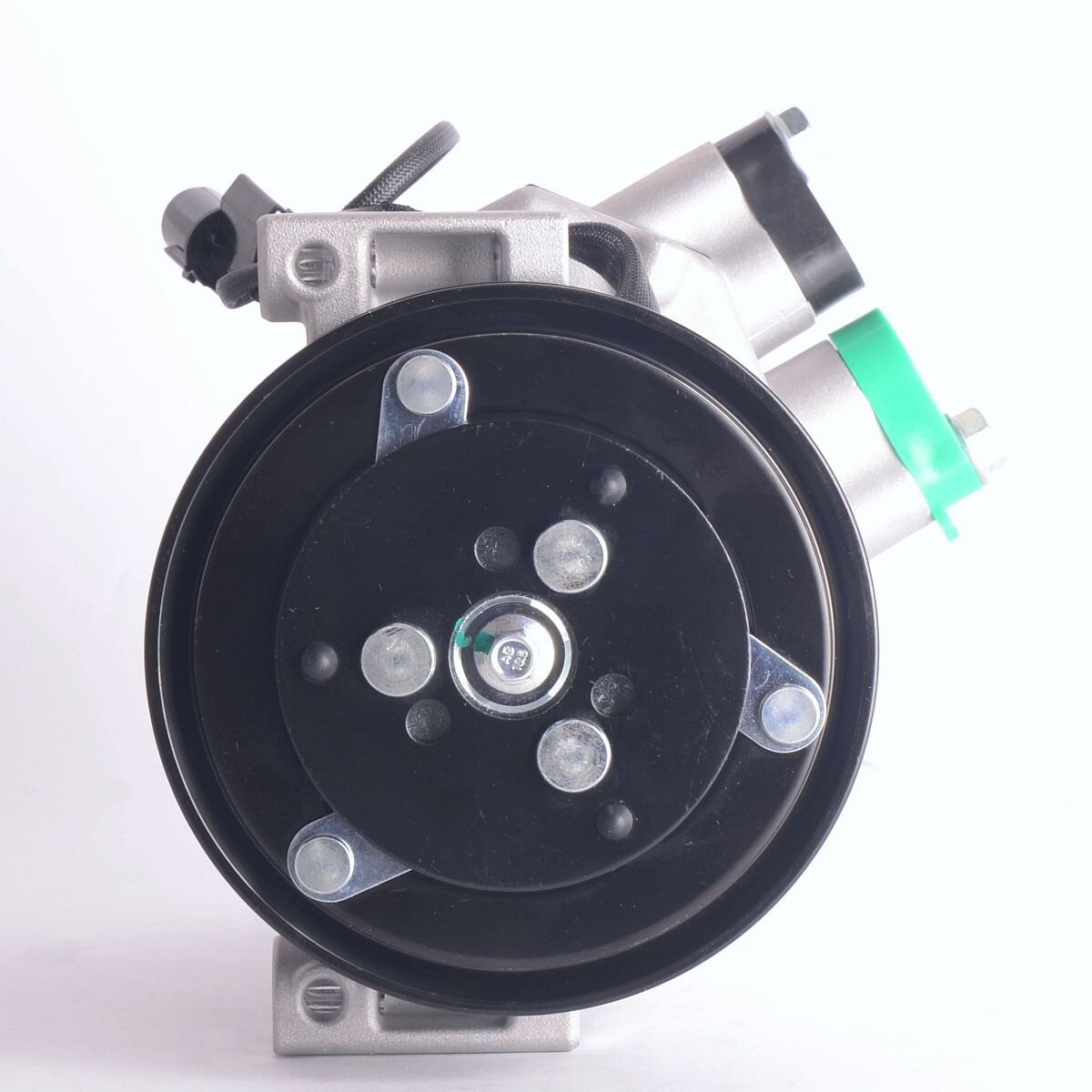 Компрессор для Lada Priora 2170 21700-8111012-10 (006047) — фото 1