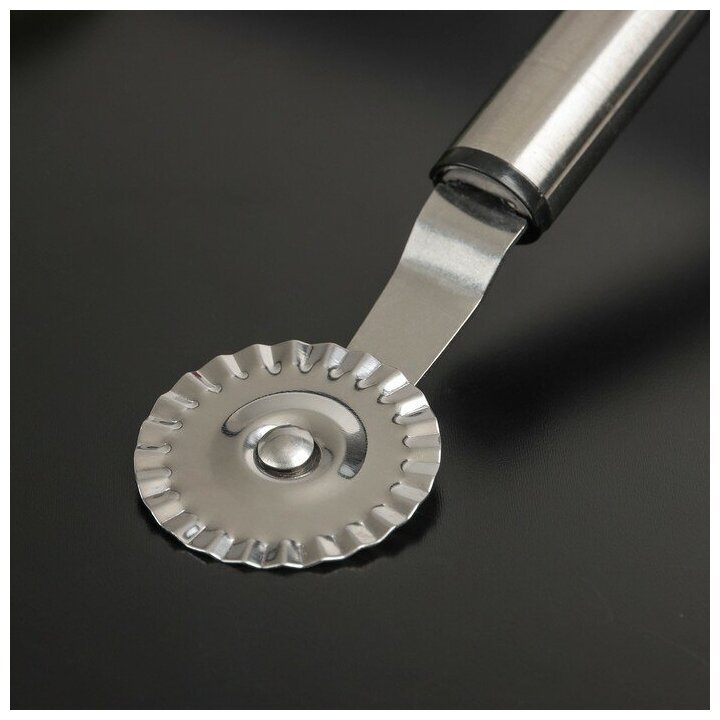 Нож для пиццы и теста Доляна Fargo, 18,5×4 см, нержавеющая сталь, ребристый - фотография № 2