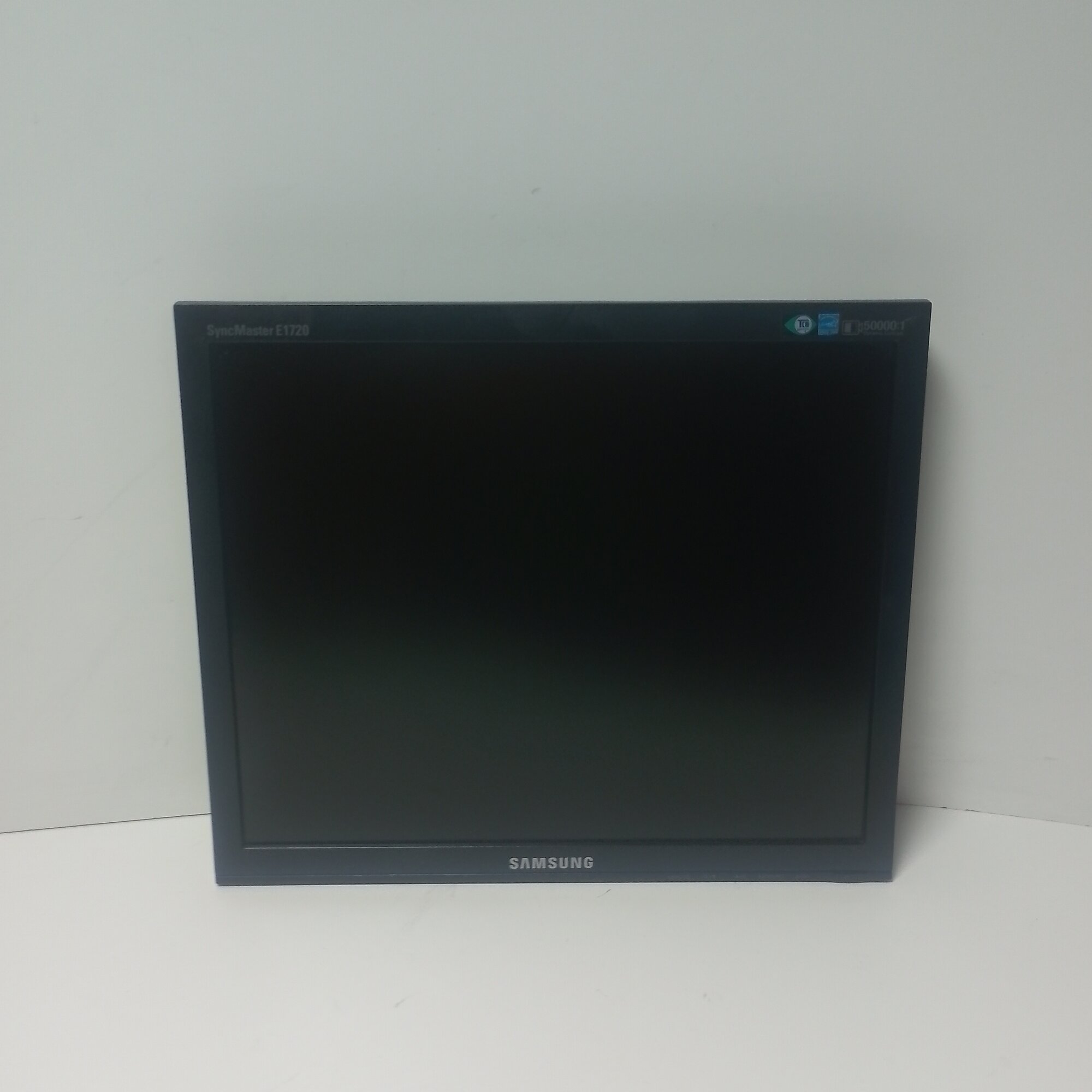 17" ЖК монитор Samsung E1720NR ASB (LCD, 1280x1024, D-Sub)