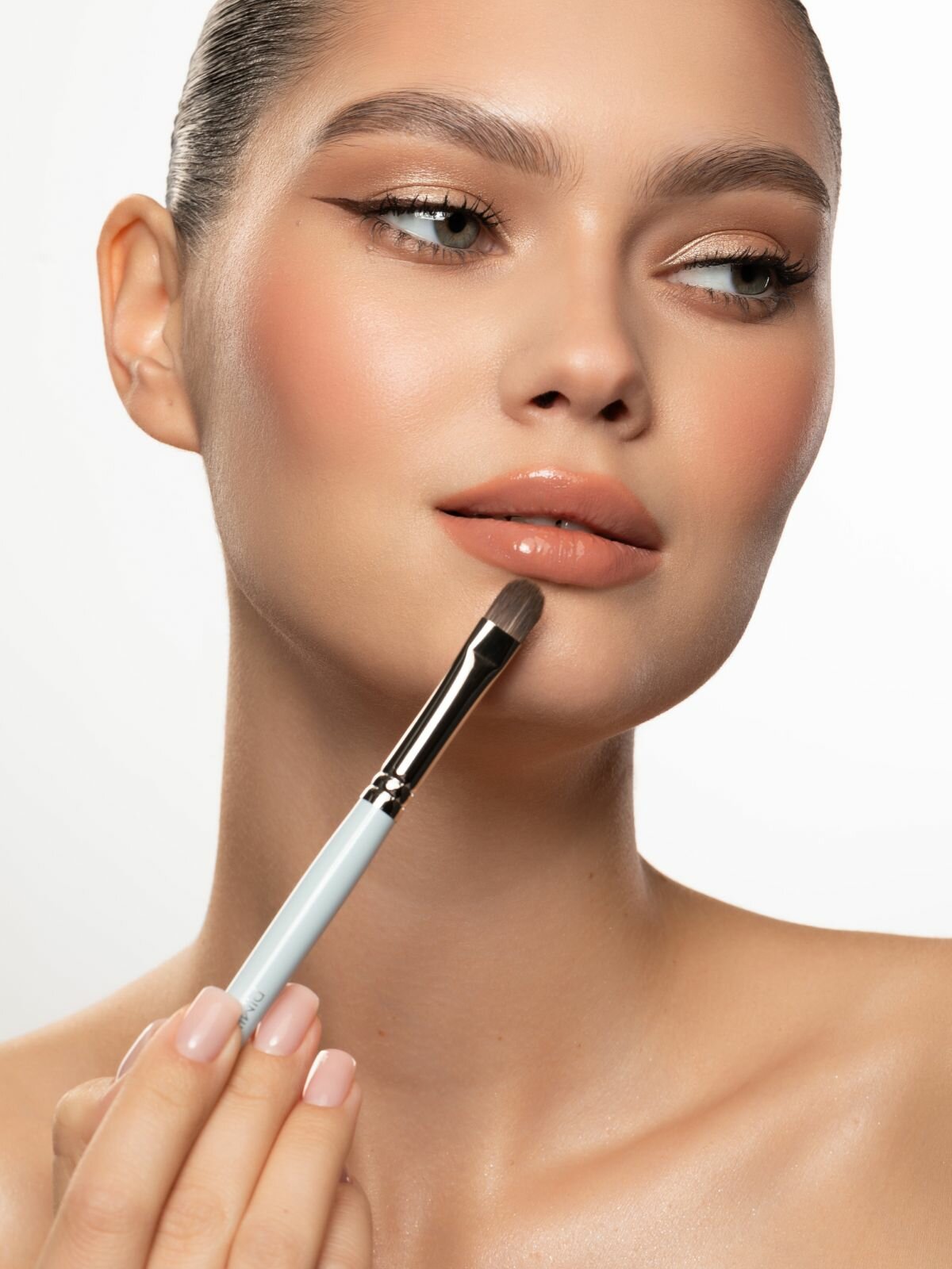 PIMINOVA VALERY s10 Универсальная кисть для макияжа MORNING HAZE — фото 1