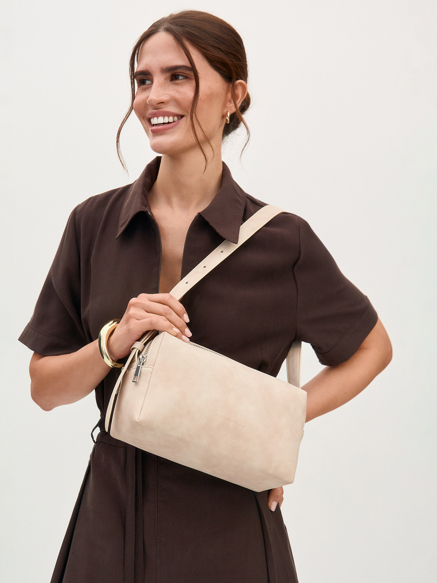 Сумка багет nstc.moscow, фактура бархатистая, матовая, бежевый — фото 1