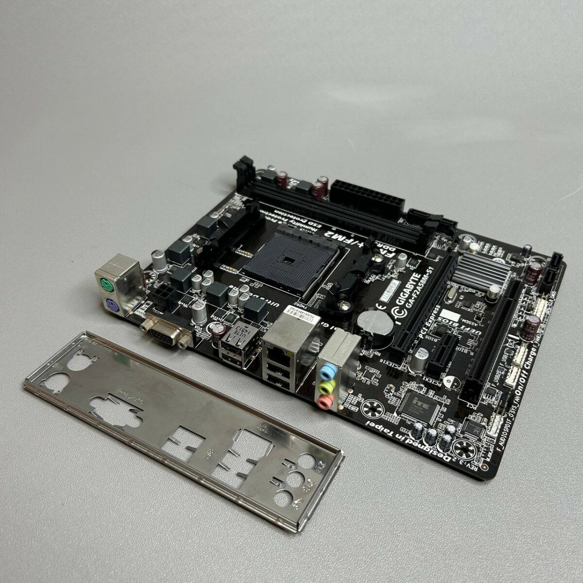 Материнская плата Gigabyte GA-F2A58M-S1, поддержка AMD, FM2+, DDR3, MicroATX
