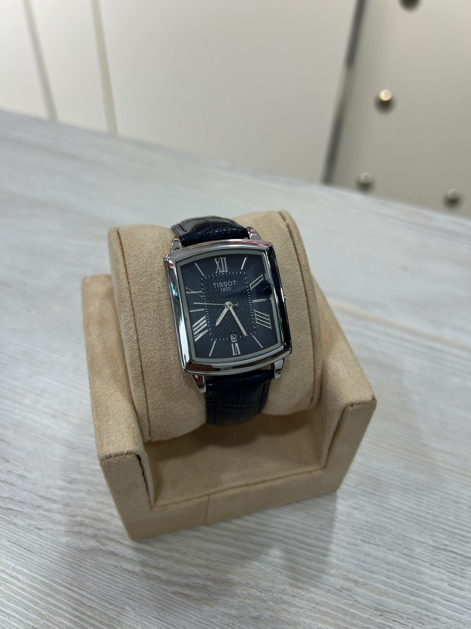 Наручные часы TISSOT, синий
