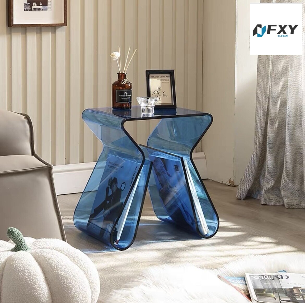 Эксклюзивный журнальный столик 100x100 см из прозрачного акрила в синем цвете