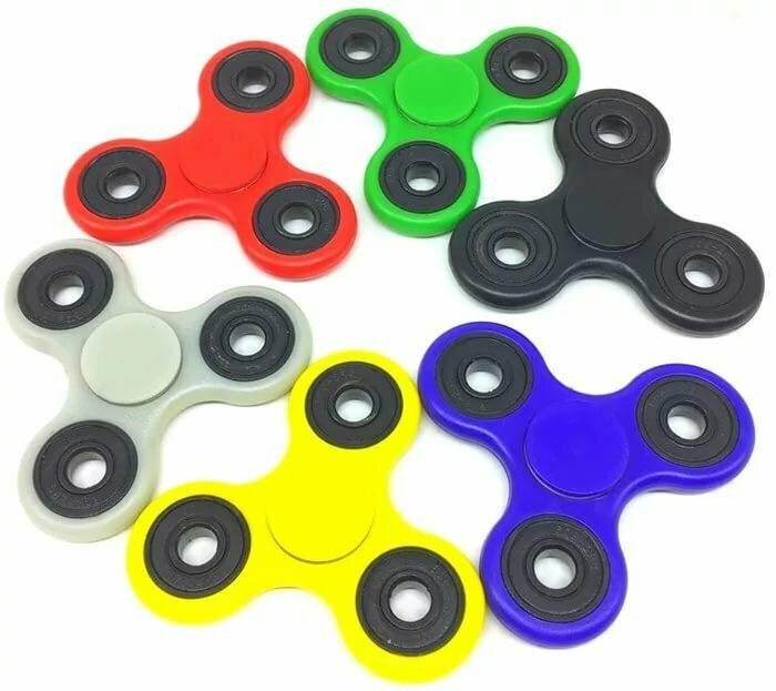 фото Спиннер тройной, пластмассовый 6,5*6,5*2 см (в асс) арт Y22925002