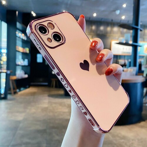 Чехол глянцевый с сердечком розовый на iPhone 13