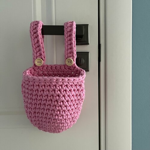 Вязаная подвесная корзинка органайзер на детскую кроватку. Подвесной кармашек. Подарок новорожденному. 100% хлопок.