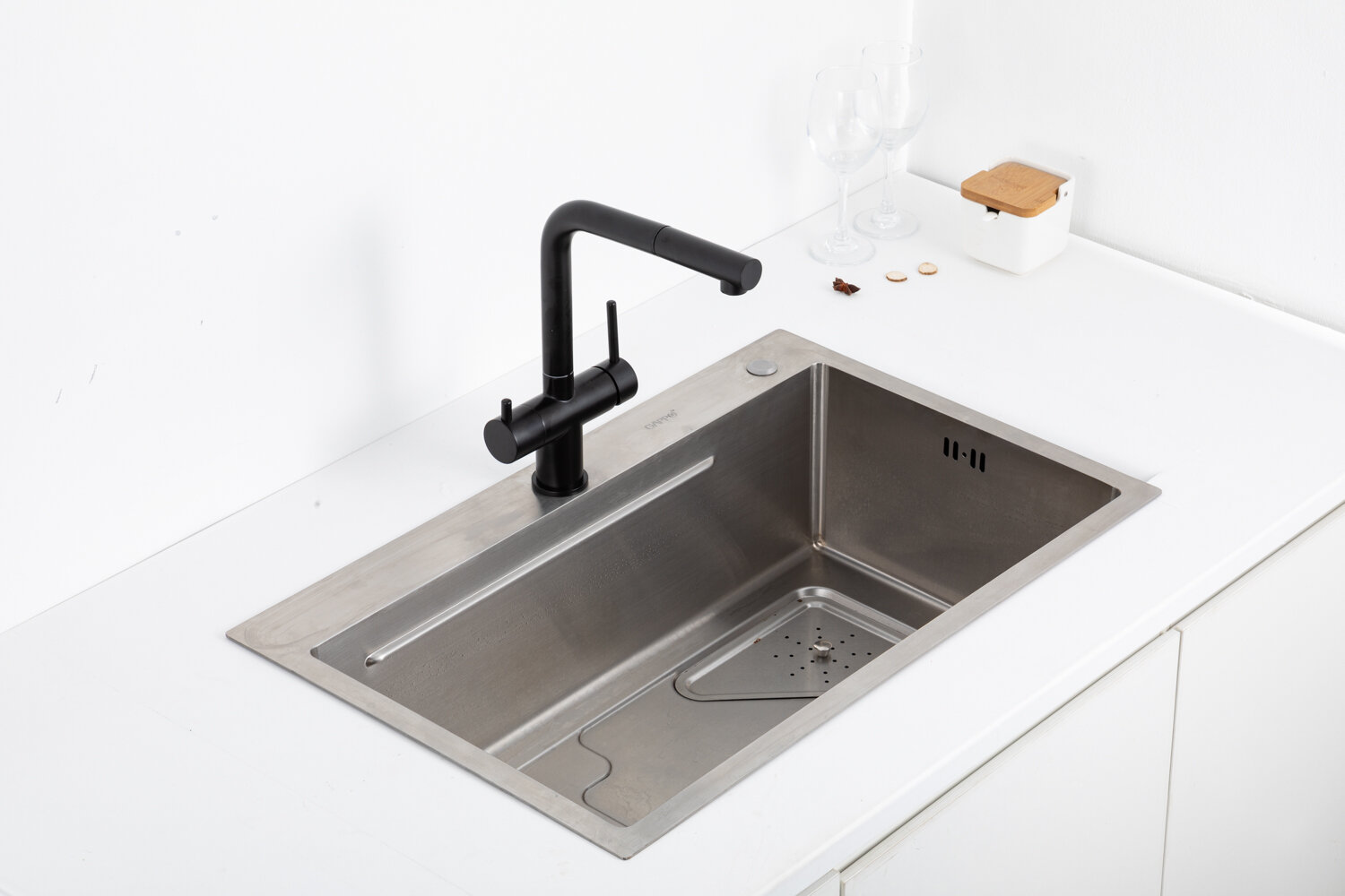 Смеситель для кухни под фильтр с выдвижной лейкой Gappo G4397-76, латунь, цвет черный