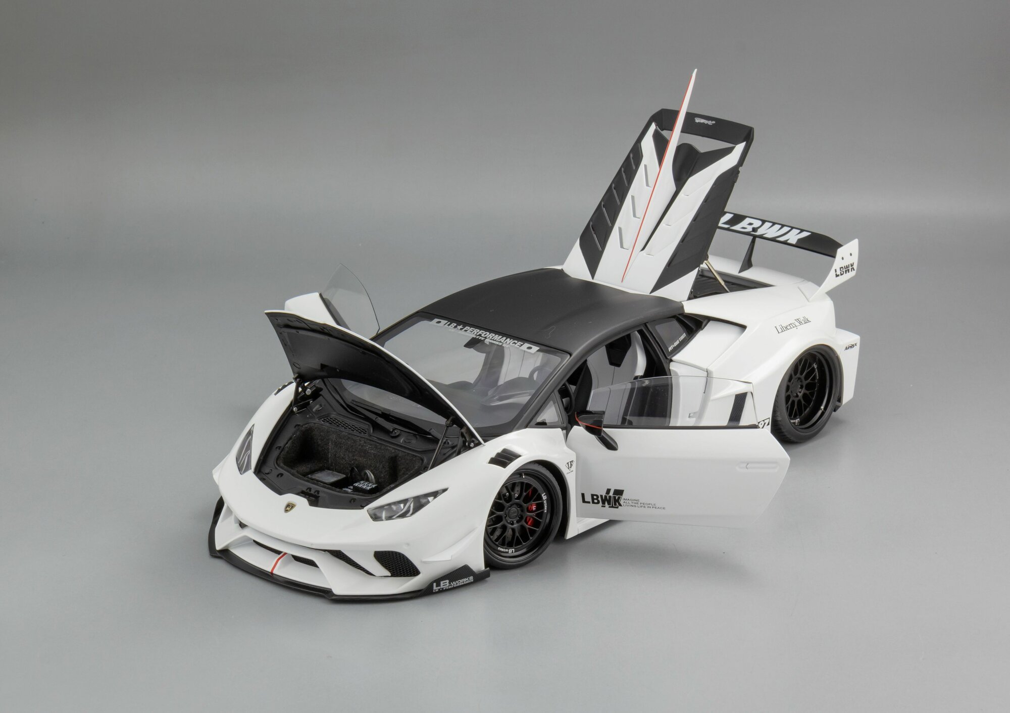 1:18 Lamborghini Huracan GT Liberty Walk LB Silhouette, Коллекционная масштабная модель от AUTOart — фото 1