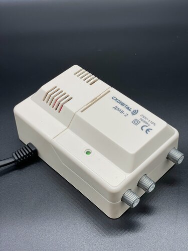 Изображение товара Антенный усилитель CXDIGITAL ДМВ-2 (47-862 MHz регул. VHF/UHF 2*104 дБмкВ)