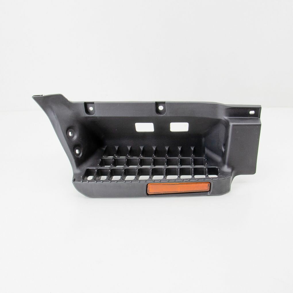 Подножка пластиковая ISUZU ELF с 2007 г, правая, Nilson Auto Parts