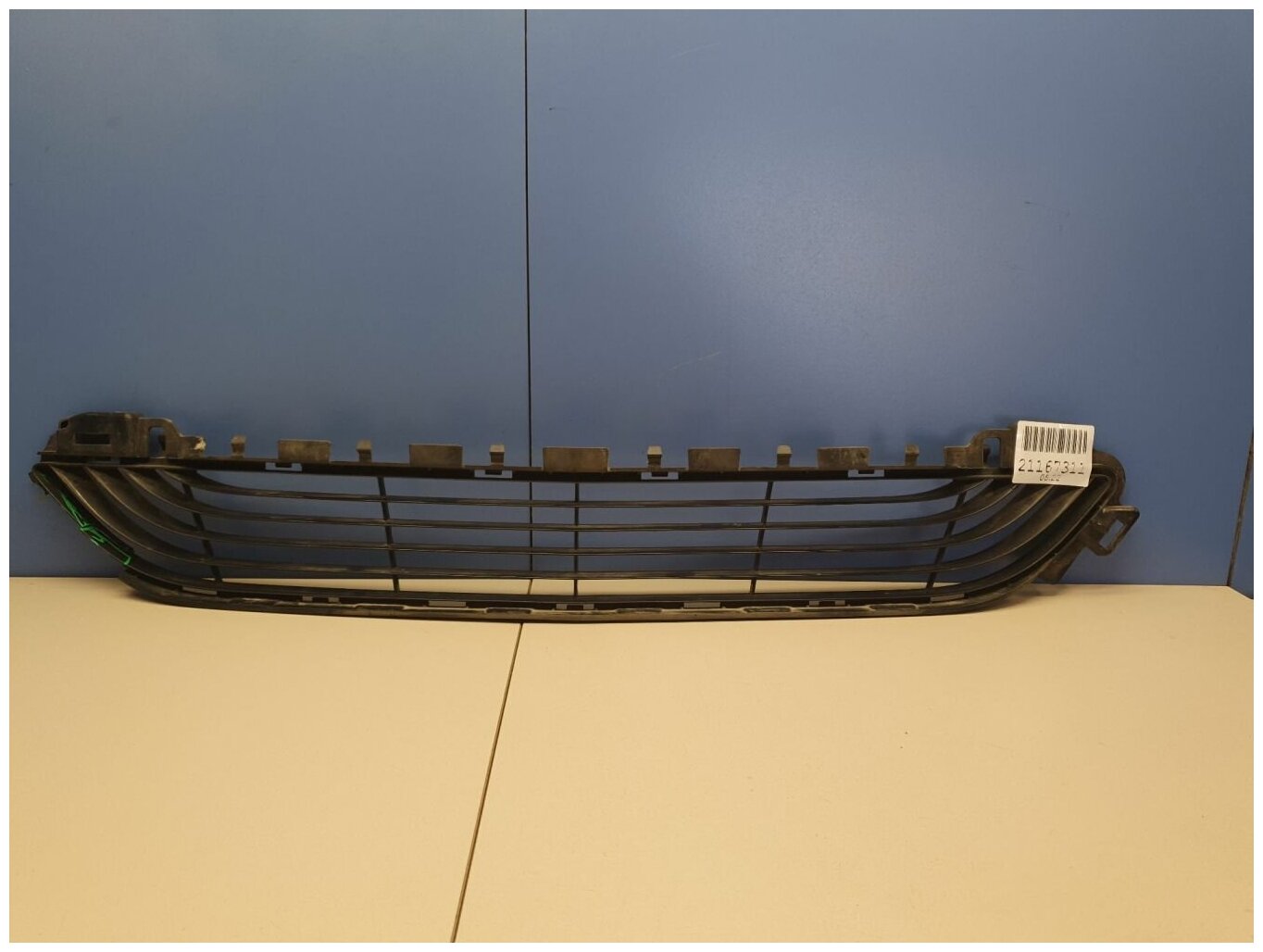 Решётка в бампер центральная для Mercedes C-klasse W205 2014- A2058852023