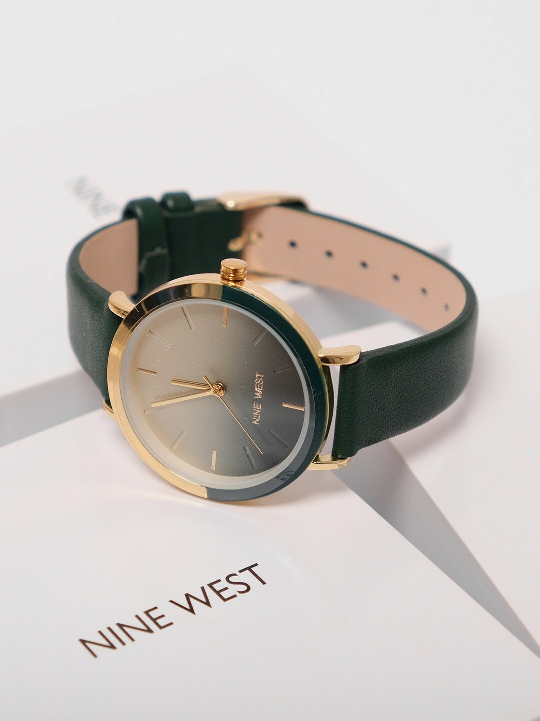 Наручные часы Nine West, зеленый/золотой