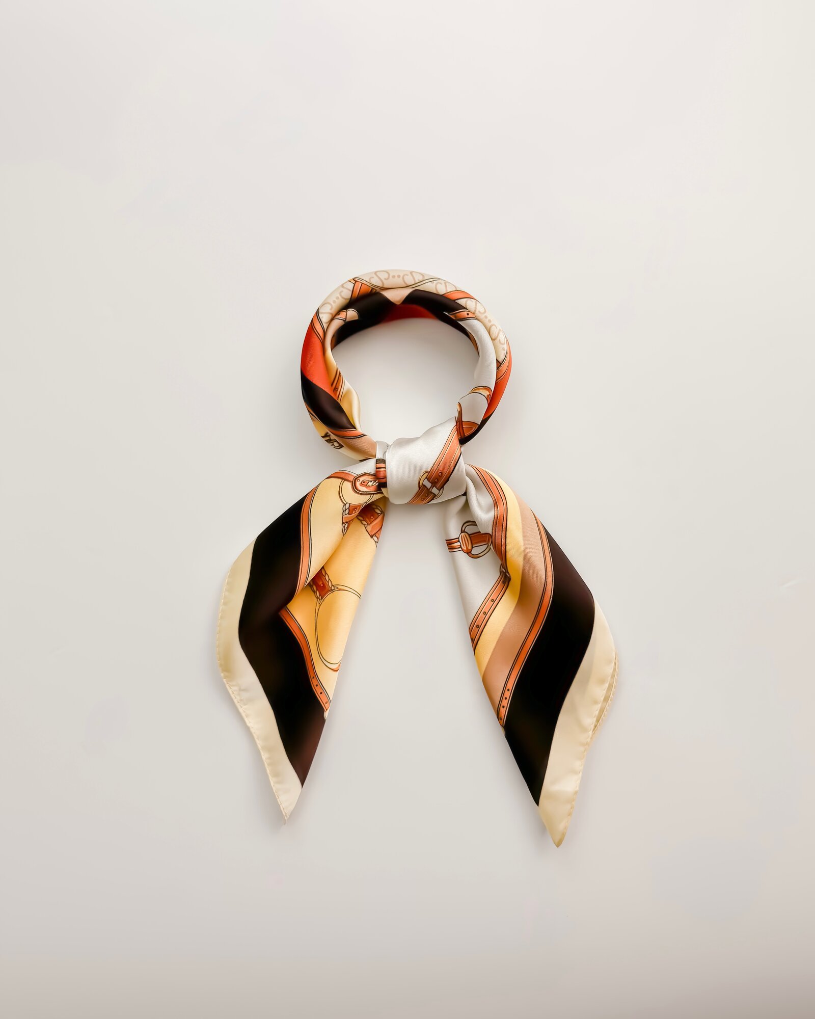 Платок  Everyday Accessories для девочек и женщин,70х70 см, оранжевый/коричневый