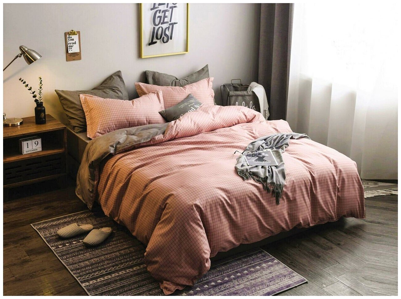 Комплект постельного белья 1.5 спальный: 2 наволочки 70х70, пододеяльник на молнии, простыня на резинке по углам, розовый/серый