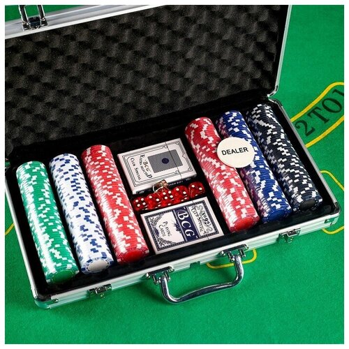 Покер в металлическом кейсе (2 колоды, фишки 300 шт, 5 кубиков), 20.5 х 38 см