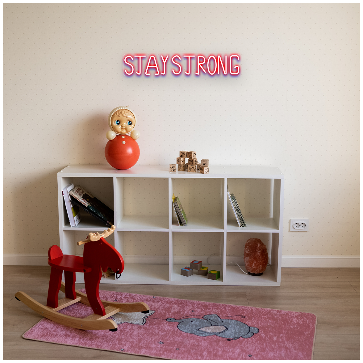 Светильник неоновый Оставайся сильным Stay strong, 70х13 см - фотография № 2