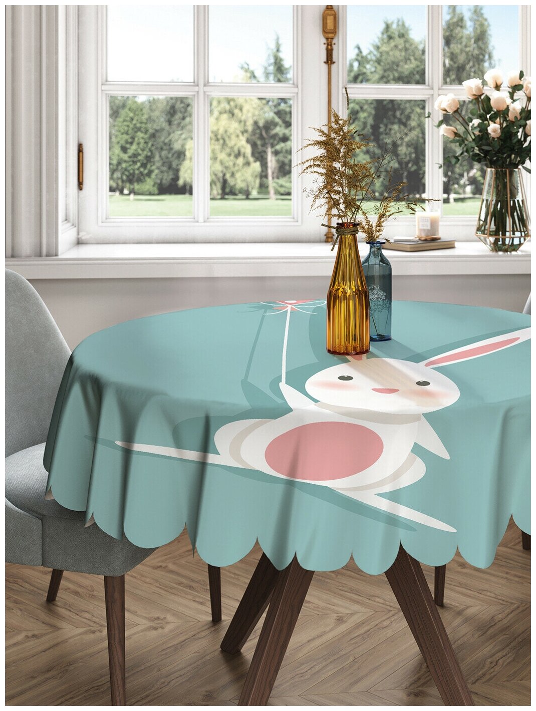 Круглая скатерть на кухонный и праздничный стол JoyArty "Влюбленный кролик с шариком" из сатена, диаметр 150 см
