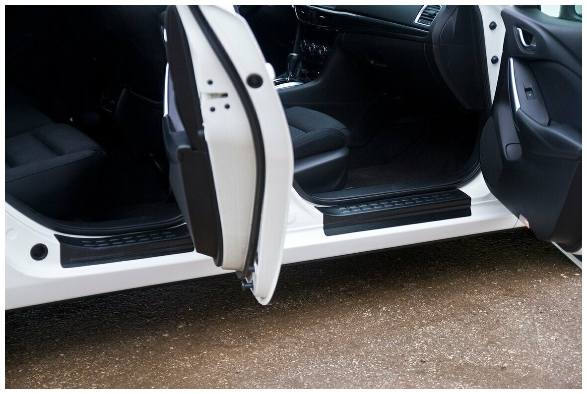 Накладки на внутренние пороги дверей Mazda 6 2012-2015 (GJ), 6 2015-2018, 6 2018-